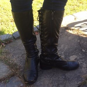 Two Lips Leather Boots